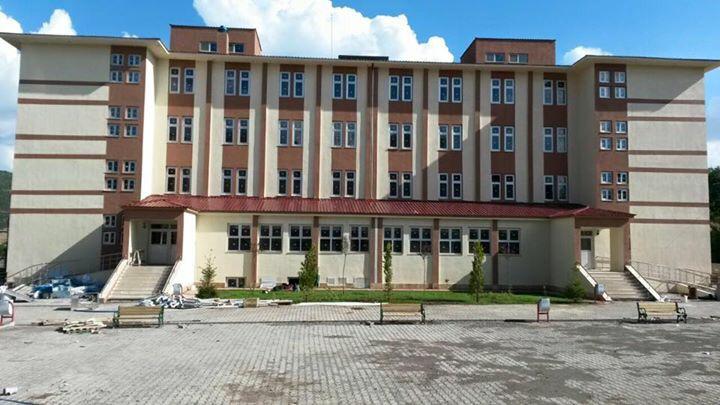 Bingöl İli Adaklı İlçesi Merkez Mahallesi 1 Er Adet 16 Derslikli Anadolu Lisesi Ve 200 Öğrencilik Pansiyon İnşaatları İle Altyapı Ve Çevre Düzenlemesi Yapım İşi